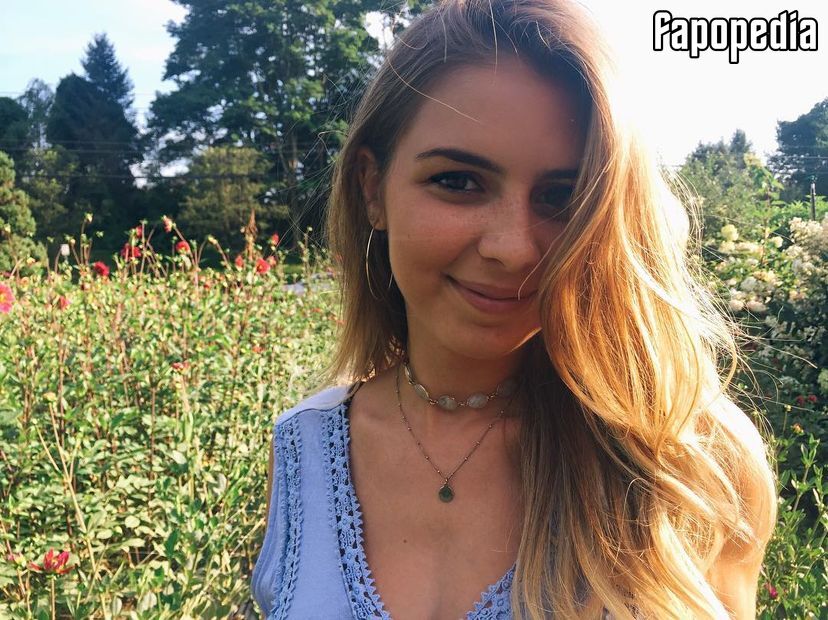 Sara Farrelll Nude OnlyFans Leaks Photo Fapopedia