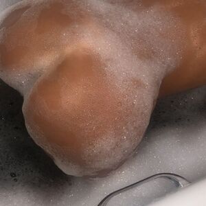 Aimee McLennan Nude