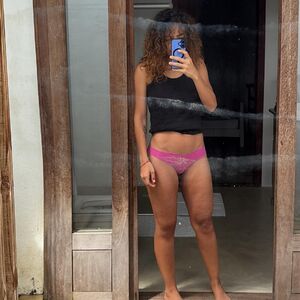 Alice Carvalho Nude