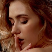 Alice Redhead Nude