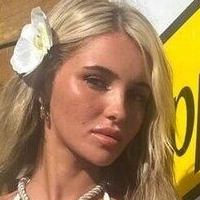Alicia Johnston Nude