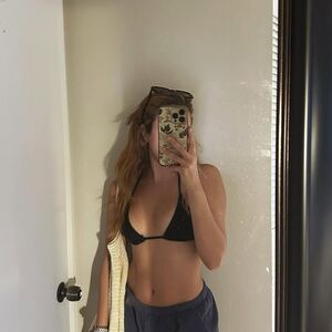Alilmoody Nude