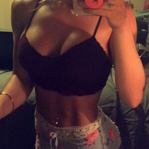 Allybess Nude