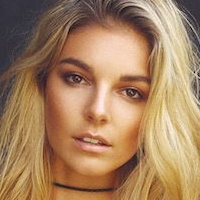Amelie Tremblay Nude