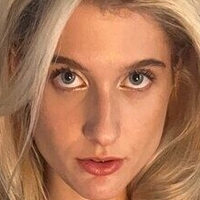 anna.lo Nude