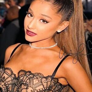 Ariana Gra Nude