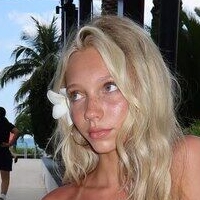 Avyah Nizzari Nude