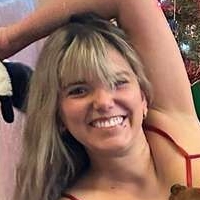 Bee Nude