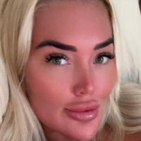bimbo-doll Nude