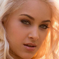 Blonde Jolie Nude