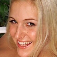 Blonde Tori Nude