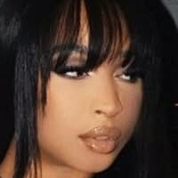bre.mae Nude