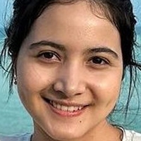 Bulan Sutena Nude