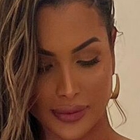 Caroline Muniz Nude