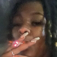 champayn.e Nude