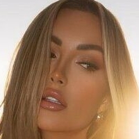 Charlotte Elise Fox Nude
