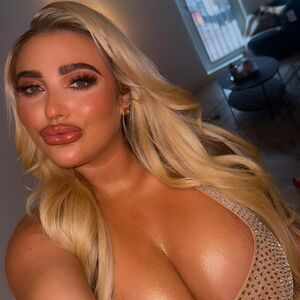 Chloe Amber Nude