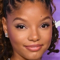 Chloe & Halle Bailey Nude