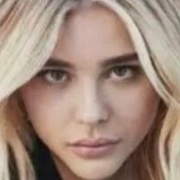 chloemoretz Nude