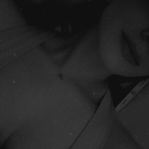 Crystelloga Nude