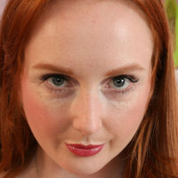 Daph Red Nude