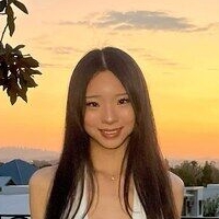 Daphne Lin Nude