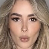 Diskussion:Elena Kamperi Goat oder Scammer? Nude