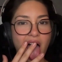 Domlinna Nude