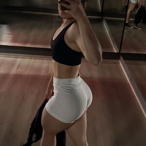 Eduaardamel Nude