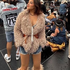 Elizabeth Lizzy Yu Nude