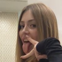 Elizabeth_Tay Nude