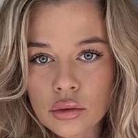 Emely Hüffer Nude