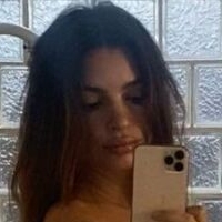 Emily Ratajkowskis Nude