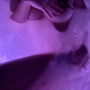 Erekensg Nude
