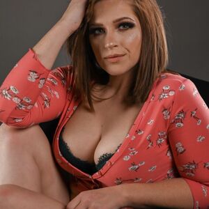 Erna Boomerang Nude