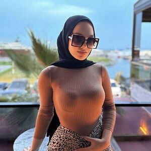 Esra Rabia Ünal Nude