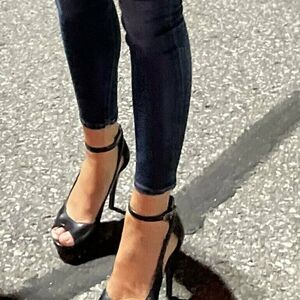 foundherfeet Nude
