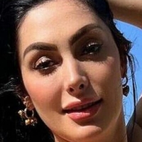 Francine Piai Nude