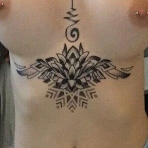 guinlove Nude