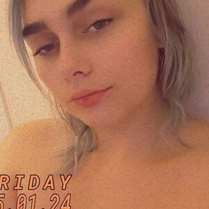 Gwendolyn Nude