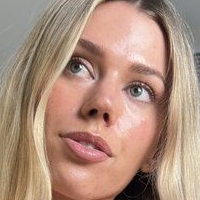 Halli Wild Nude