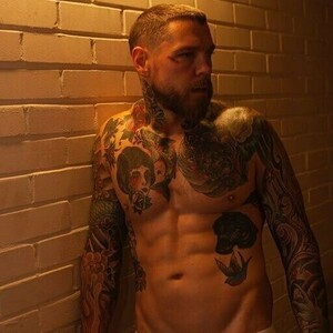 handsometroyxxlfree Nude