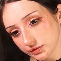 hikmurr Nude
