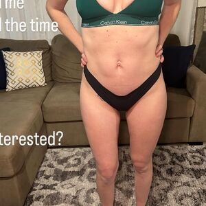 Hotblondemom12 Nude
