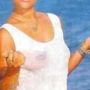 Hülya Avşar Nude