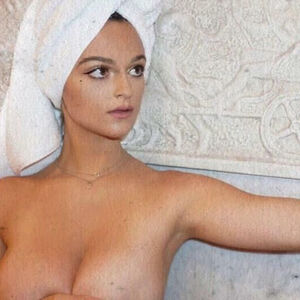 Jamie Leigh Nude