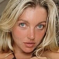 Jodi Hikes Nude