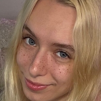 kat.encases Nude