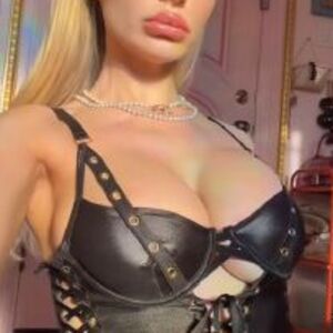 Kate Compton Nude