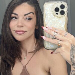 kodyeelyse Nude